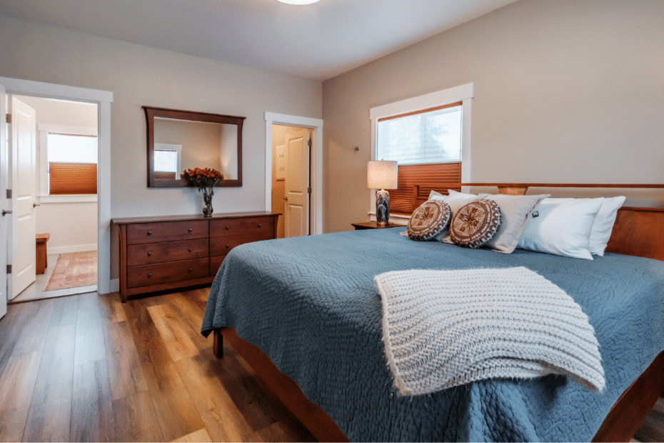 Fernwood Circle Property Management features Woodcastle Forever Furniture in our guest house bedrooms. Pictured here: The Reflections Collection bed